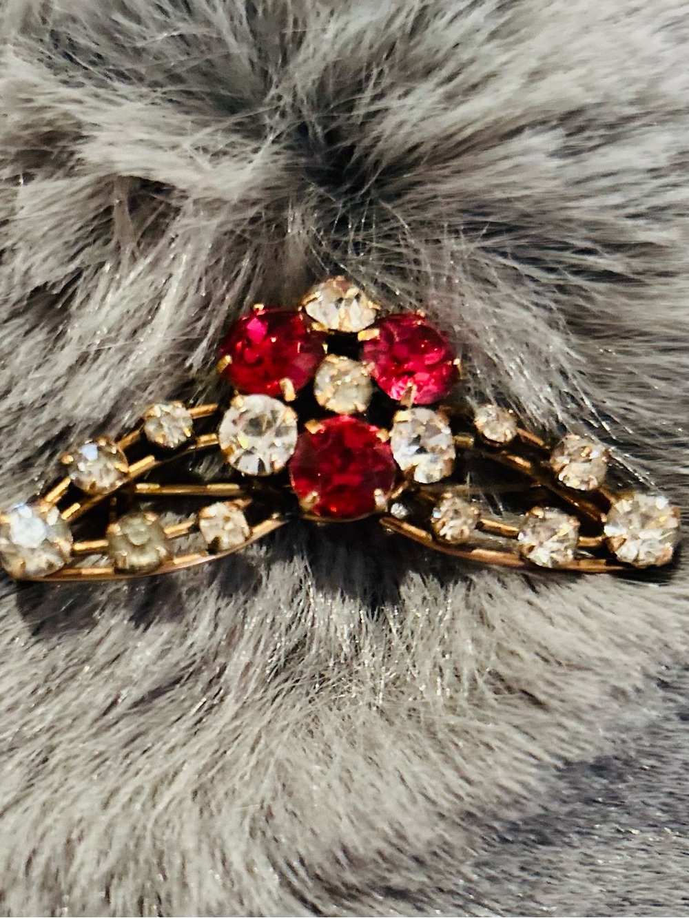 Vintage gorgeous Rose Gold-Tone Pink & Clear Crystal  Floral Brooch